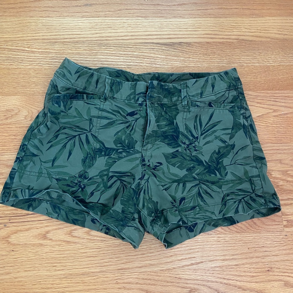 Old Navy jungle printed shorts